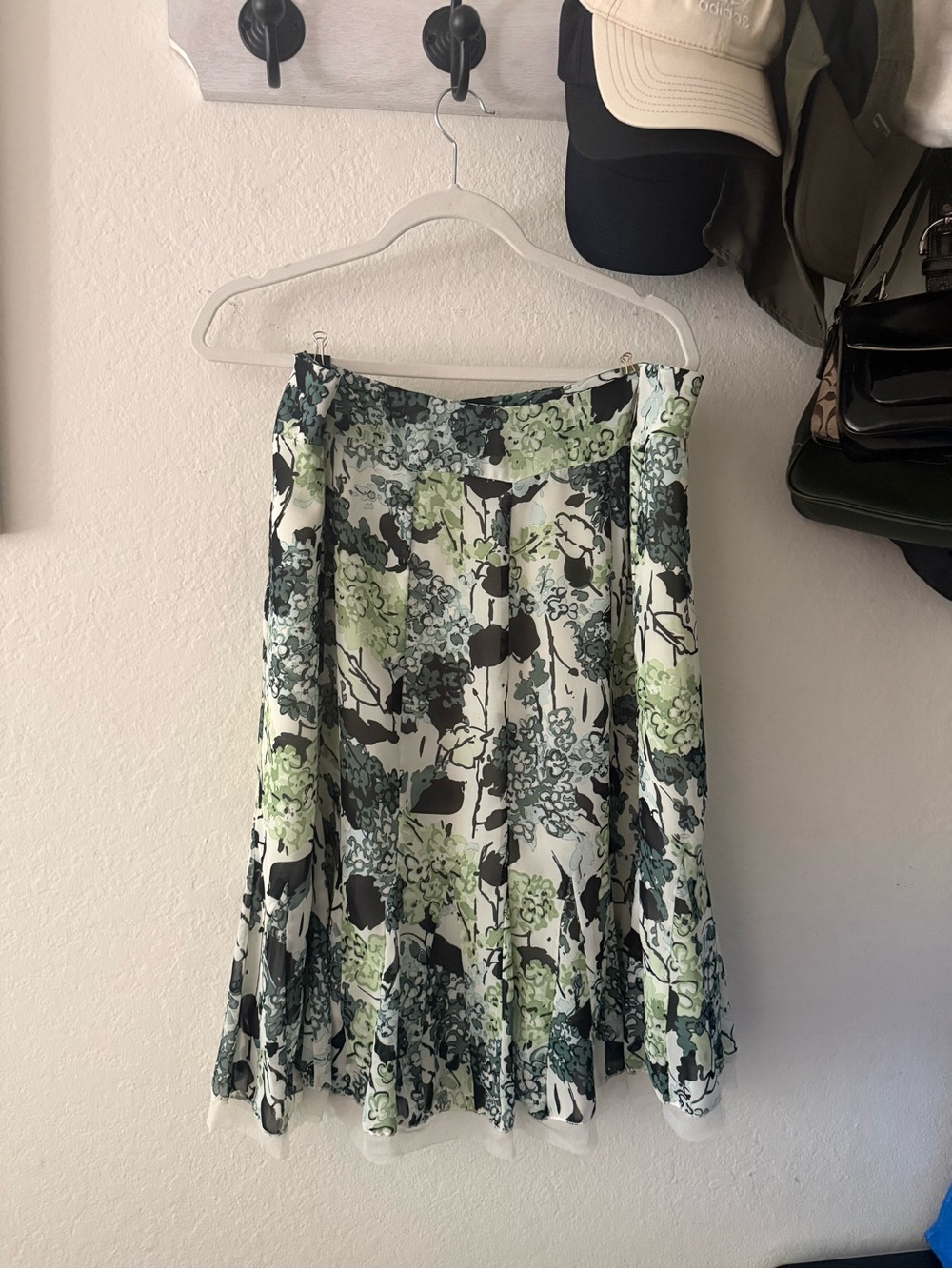 Apostrophe Floral A-Line Midi Skirt in Green, Black and White
